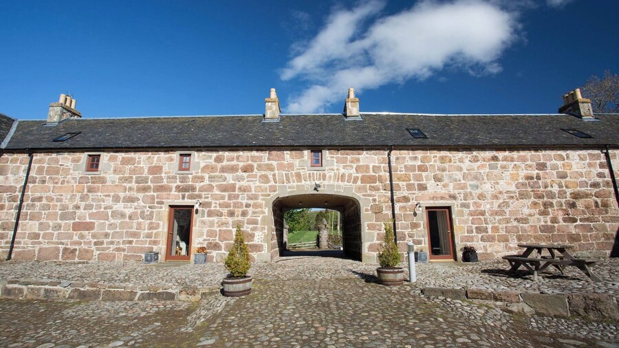 Holstein Cottage The Dairy at Daviot
