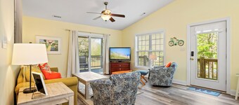 Cozy 3BR Getaway w/ Screened Porch & Open Living Area