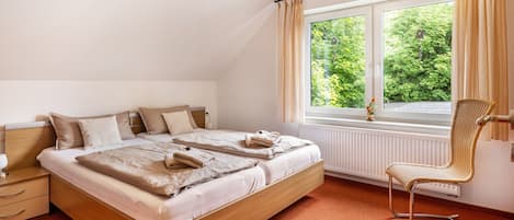 1 bedroom, WiFi, bed sheets