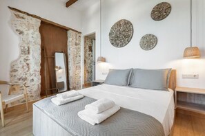 Iron/ironing board, free WiFi - Leo - 2 Bedroom Apartment Overlooking (Chania)