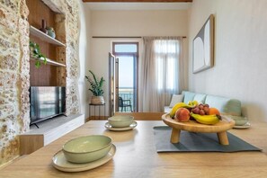Dining - Leo - 2 Bedroom Apartment Overlooking (Chania)
