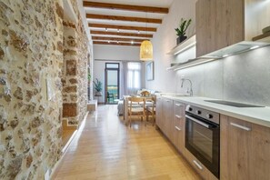 Private kitchen - Leo - 2 Bedroom Apartment Overlooking (Chania)