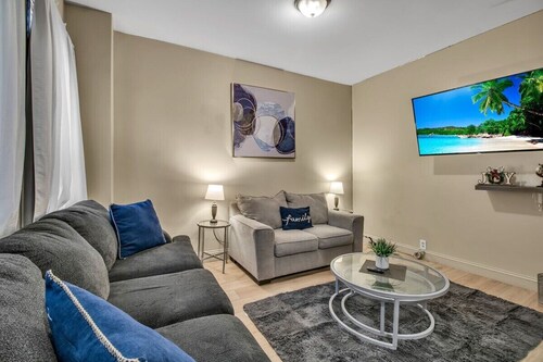 Niagara Falls Retreat