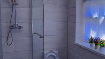 Apartamento, 2 habitaciones | Baño