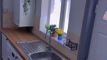 Apartment, 2 Bedrooms | Laundry