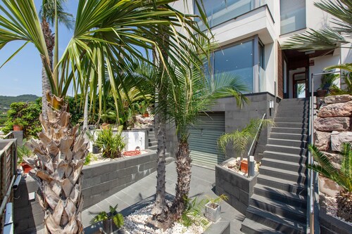 Villa « Las Palmeras » pour familles uniquement, piscine privée, Wi-Fi et climatisation