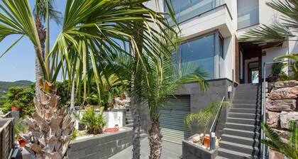 Villa « Las Palmeras » pour familles uniquement, piscine privée, Wi-Fi et climatisation