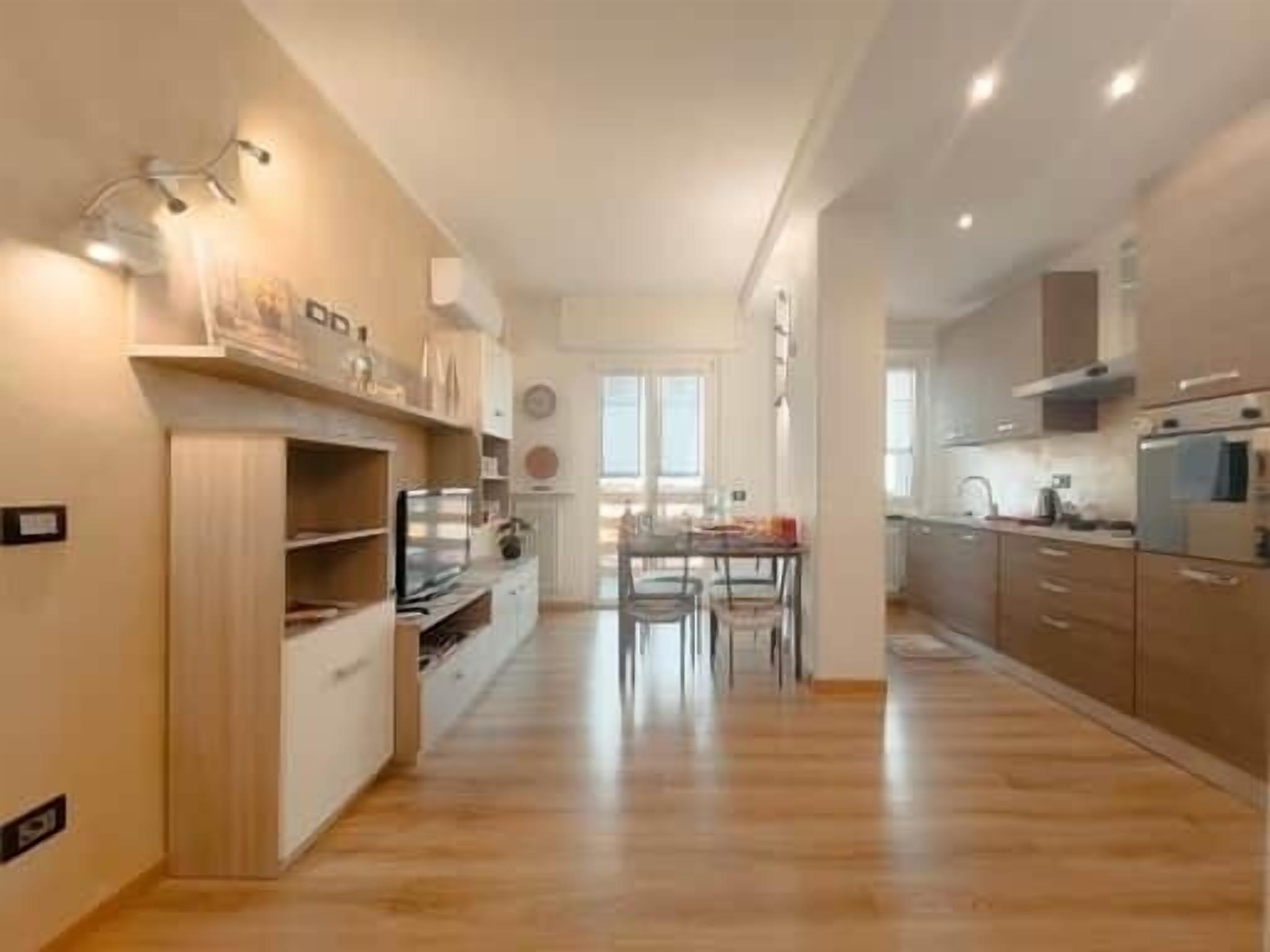 Fridge, stovetop