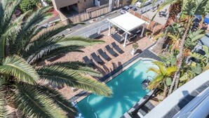 Unclassified image, 3 of 10, button - Luxurious Accessible Apartment With City and Nature Views (Cape Town)