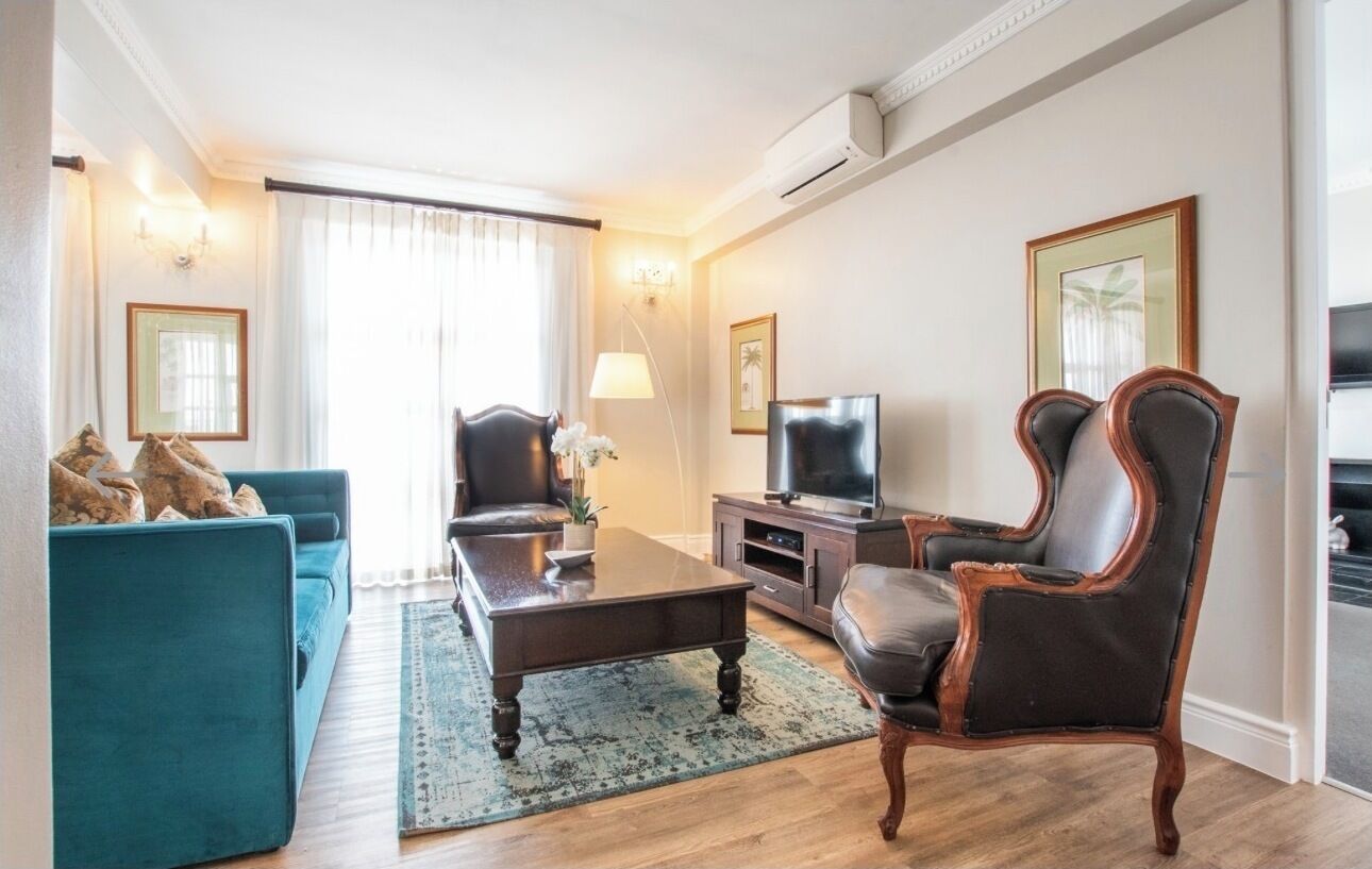 Apartment, 3 Bedrooms, Accessible, Smoking | Living room
