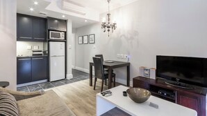 Apartamento, 1 quarto, acessível, piscina particular | Comodidades do quarto