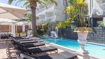 Apartemen, 1 kamar tidur, akses difabel, kolam renang pribadi | Kolam renang | Kolam renang outdoor