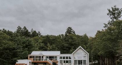 Elite Lakehouse w/ Hot Tub & Sauna