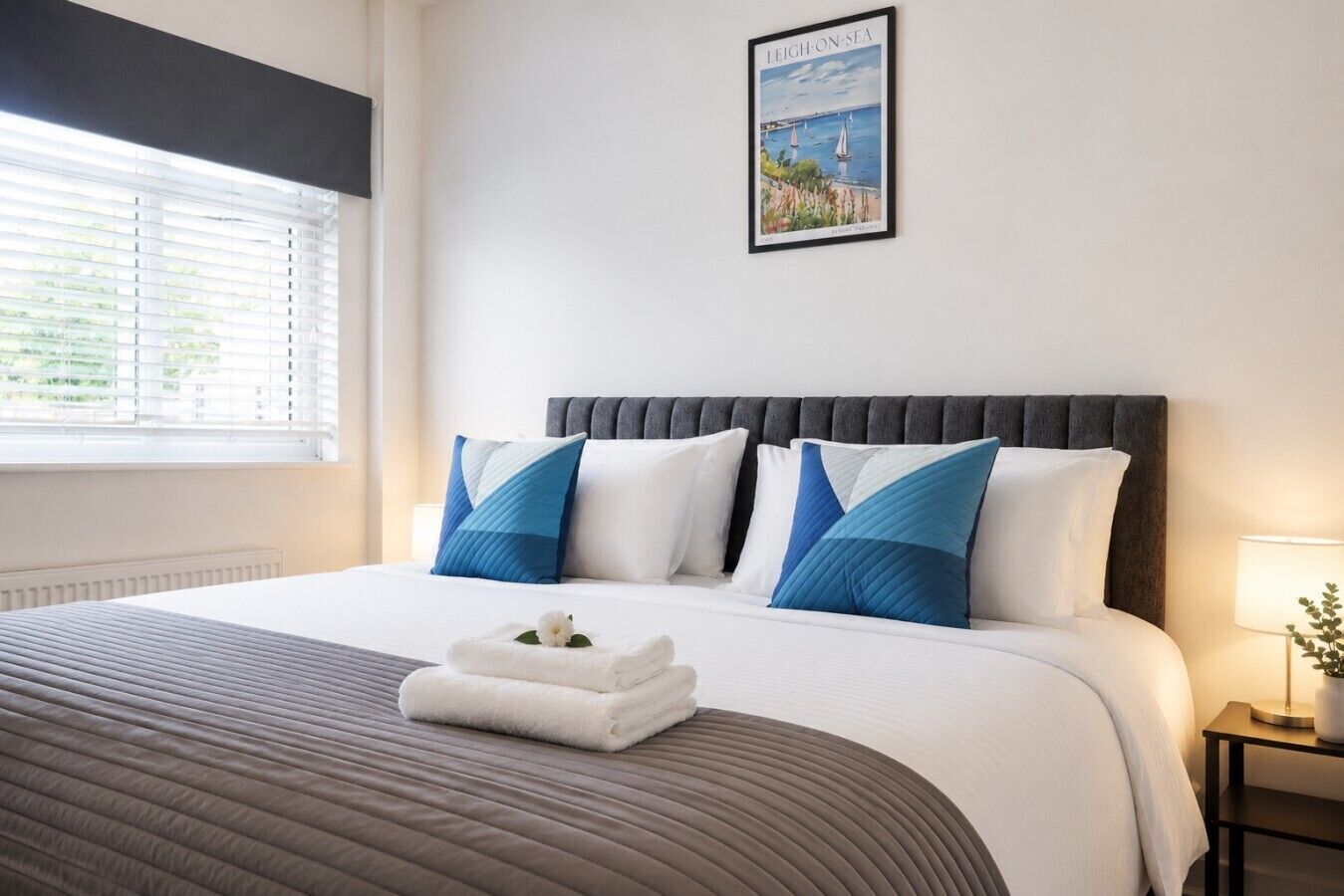 Desk, iron/ironing board, WiFi, bed sheets
