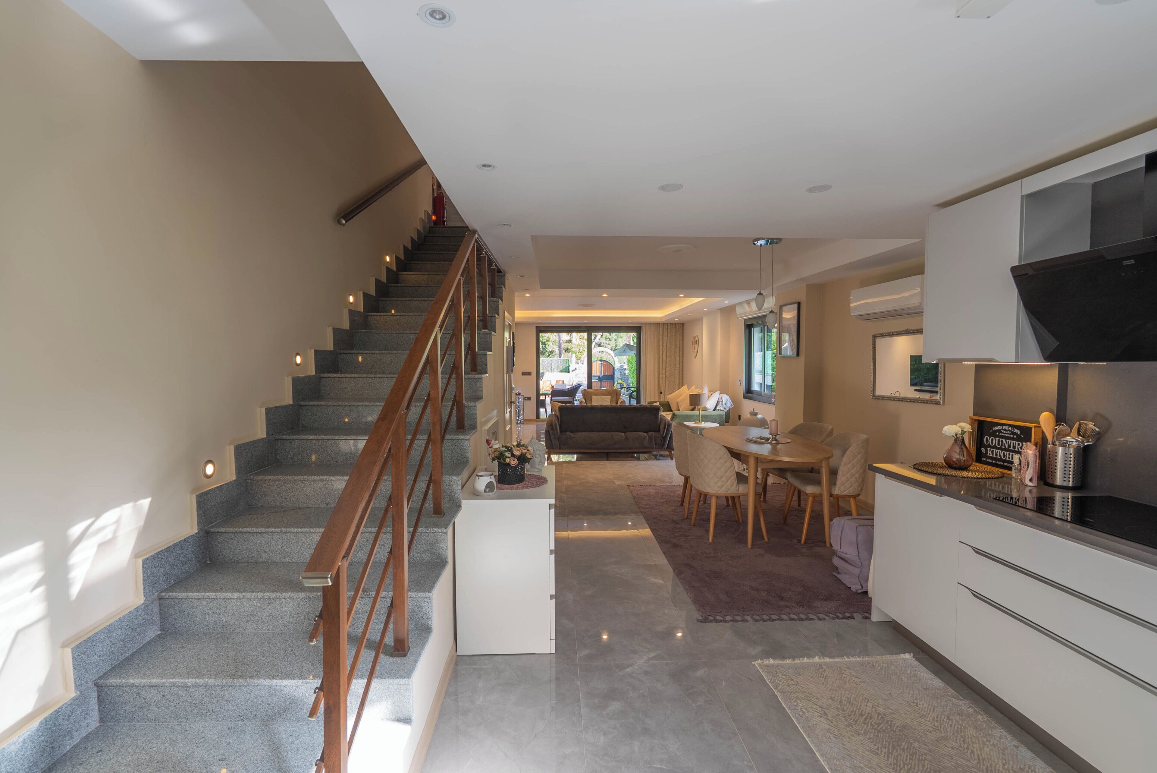 Villa Classique, balcon, vue jardin | Intérieur