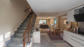 Classic-villa - balkon - udsigt til have | Interiør