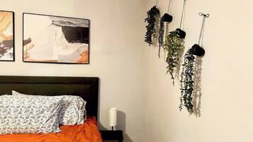 2 slaapkamers, een strijkplank/strijkijzer, wifi, beddengoed