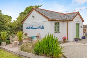 Exterior - 5 Bed in Hayle (oc-r42756) (Saint Erth Praze)