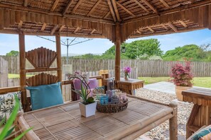 Outdoor dining - 5 Bed in Hayle (oc-r42756) (Saint Erth Praze)