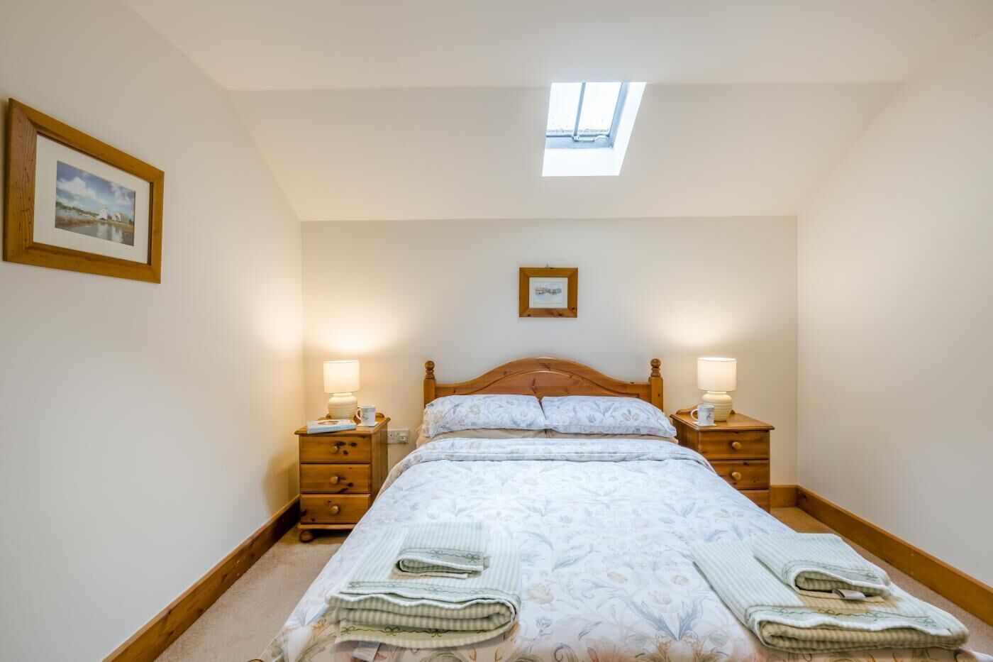 Een strijkplank/strijkijzer, gratis wifi, beddengoed