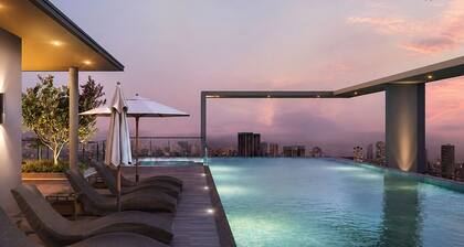 44th Floor 2BR Apartment - Lotus Tower View
