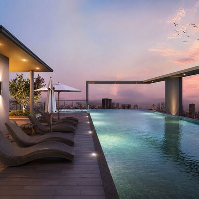 44th Floor 2BR Apartment - Stunning iconic Lotus Tower View