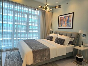 Iron/ironing board, WiFi, bed sheets - Quiet Euro Luxe 3BR in Central BGC walk to High Street, Bars and Shopping Mall (Taguig)