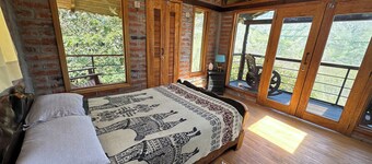 Island in the Sky--Talavera house 2-bedroom in Cahuasquí with Andean Views
