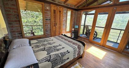 Island in the Sky--Talavera house 2-bedroom in CahuasquĂ with Andean Views