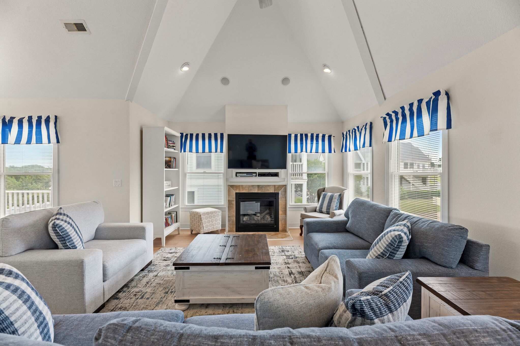 Smart TV, fireplace, DVD player