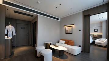 Family Suite | Laptop workspace, free WiFi, bed sheets