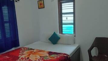 Family Triple Room | Laptop workspace, free WiFi