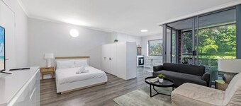 Surry Hills Studio with Balcony near Central Station