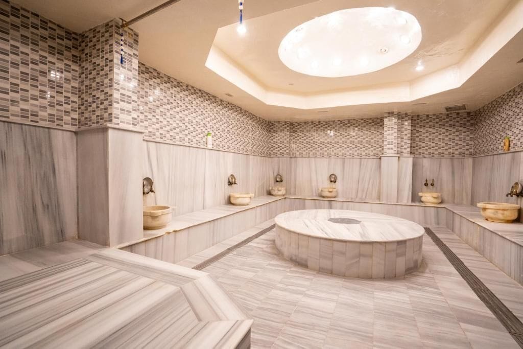 Behandlingsrom for par, badstue, tyrkisk bad/hamam og kroppsbehandlinger