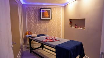 Couples treatment rooms, sauna, Turkish bath, body treatments