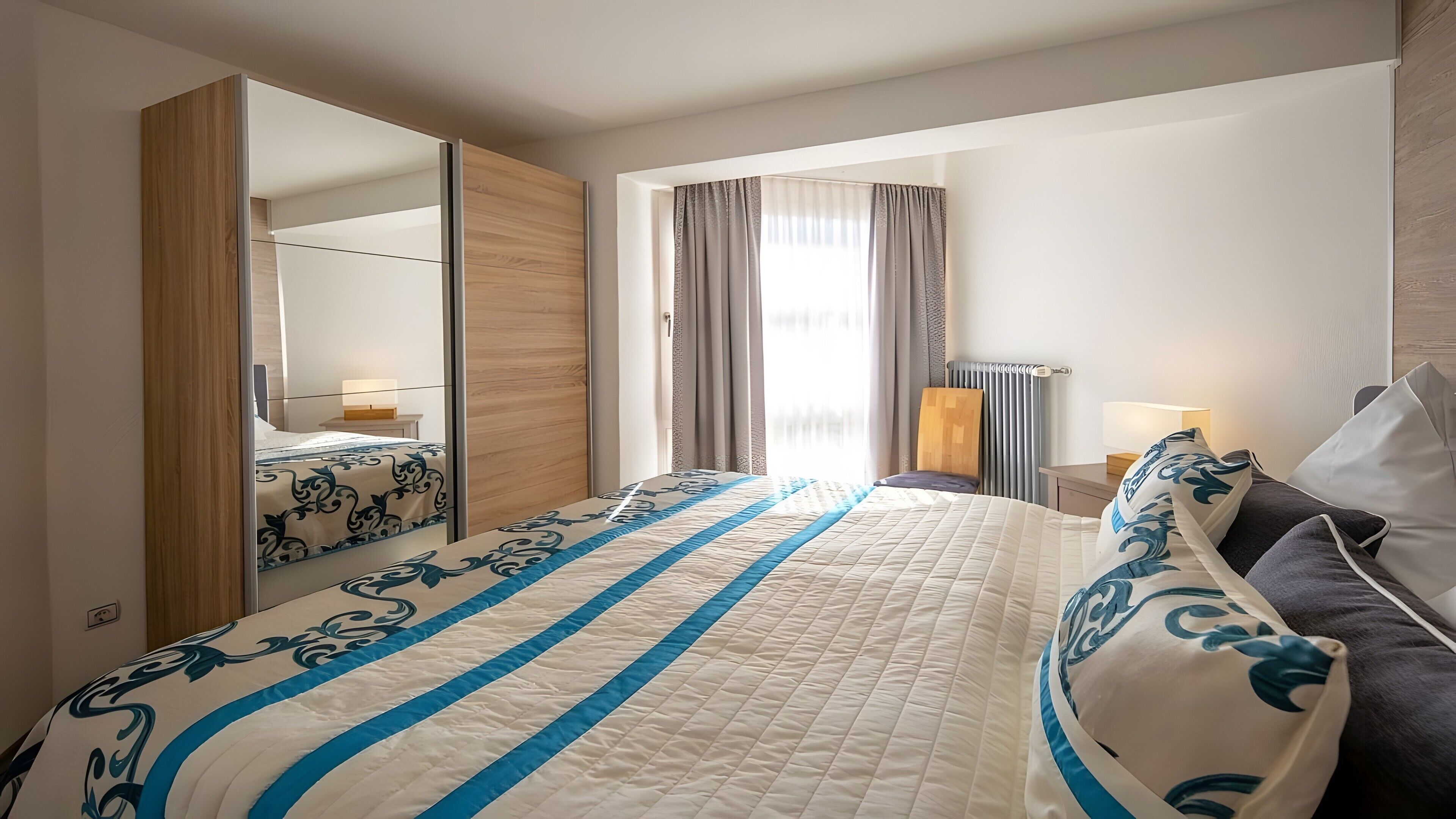 Iron/ironing board, WiFi, bed sheets