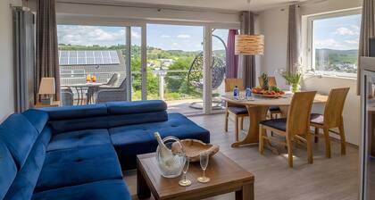 Maarhöhe Apartment for 2–6 Guests (54 m²) at Maarberg Resort, Schalkenmehren Lake