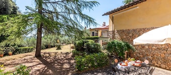 Casa vacacional en Villa I Cedri con piscina, parque y a 10 min de Siena