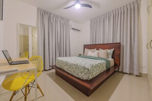 3 bedrooms, iron/ironing board, WiFi, bed sheets - Lovely 3-bedroom house with AC in Santiago de los Caballeros (Santiago de los Caballeros)