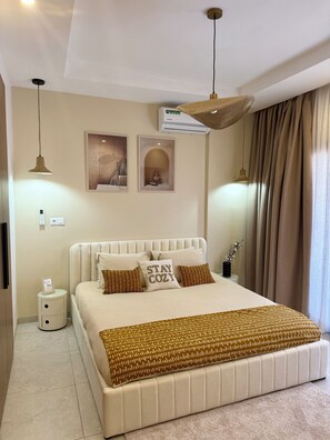 1 dormitorio, tabla de planchar con plancha, wifi y ropa de cama