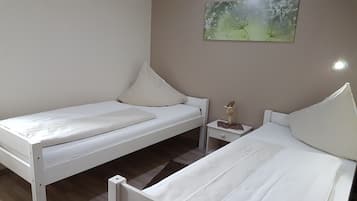 4 bedrooms, WiFi, bed sheets