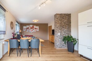 Dining - Eifel Dream Zingsheld with Private Outdoor Whirlpool and Sauna (Fleringen)