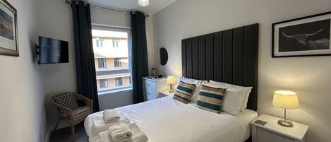 Iron/ironing board, free WiFi, bed sheets
