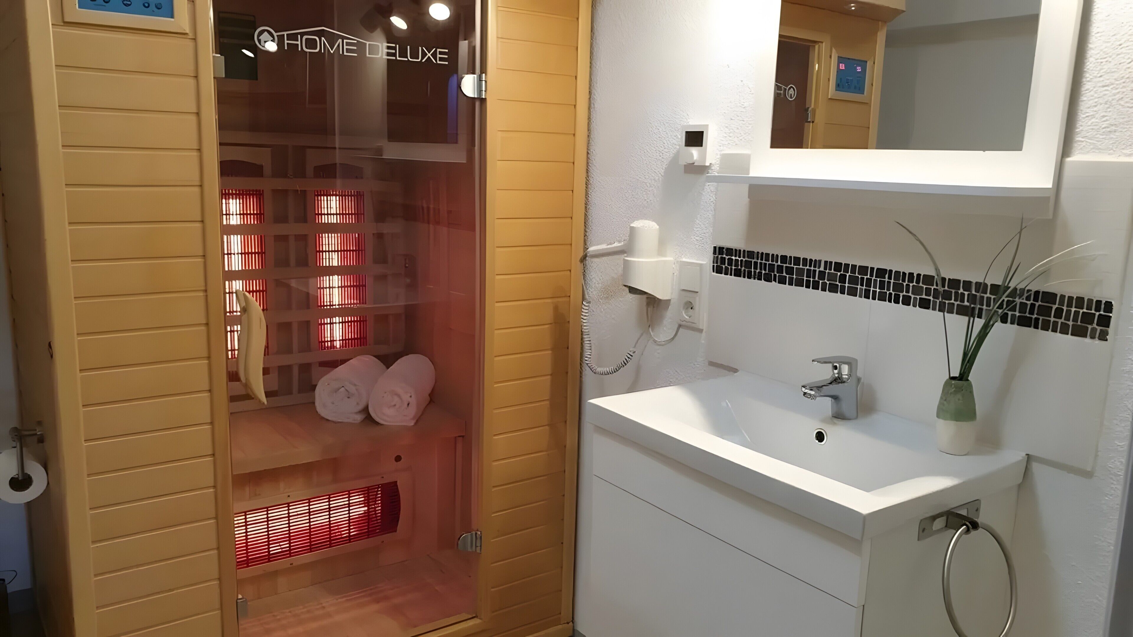 Dusche, Haartrockner, Handtücher