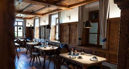 Der Tegernseer Hof