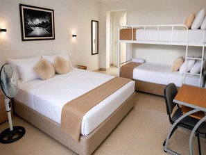 6 bedrooms, iron/ironing board, Internet, bed sheets - Confort y vistas / Comfort & city views (Siguatepeque)