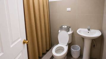 Handtücher, Seife, Toilettenpapier