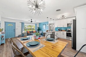 Dining - Tropical Heated Pool Oasis Near St. Pete Beach (Seminole)