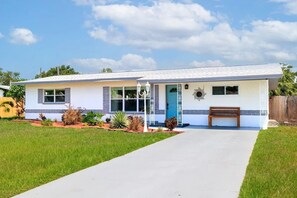 Exterior - Tropical Heated Pool Oasis Near St. Pete Beach (Seminole)