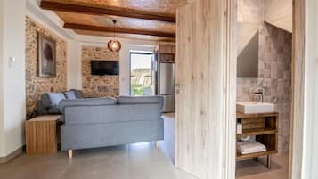Deluxe Villa, Balcony, Garden View | Living area